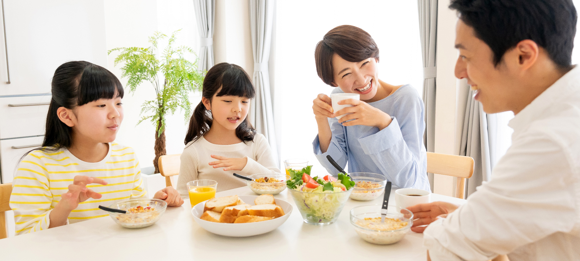 We, Asahi Shokuhin Group,are committed to protecting the richness of food anddeveloping the enjoyment of food.