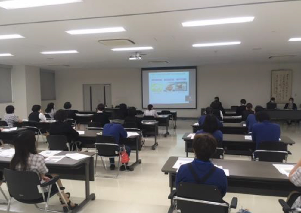 女性健康セミナーを実施