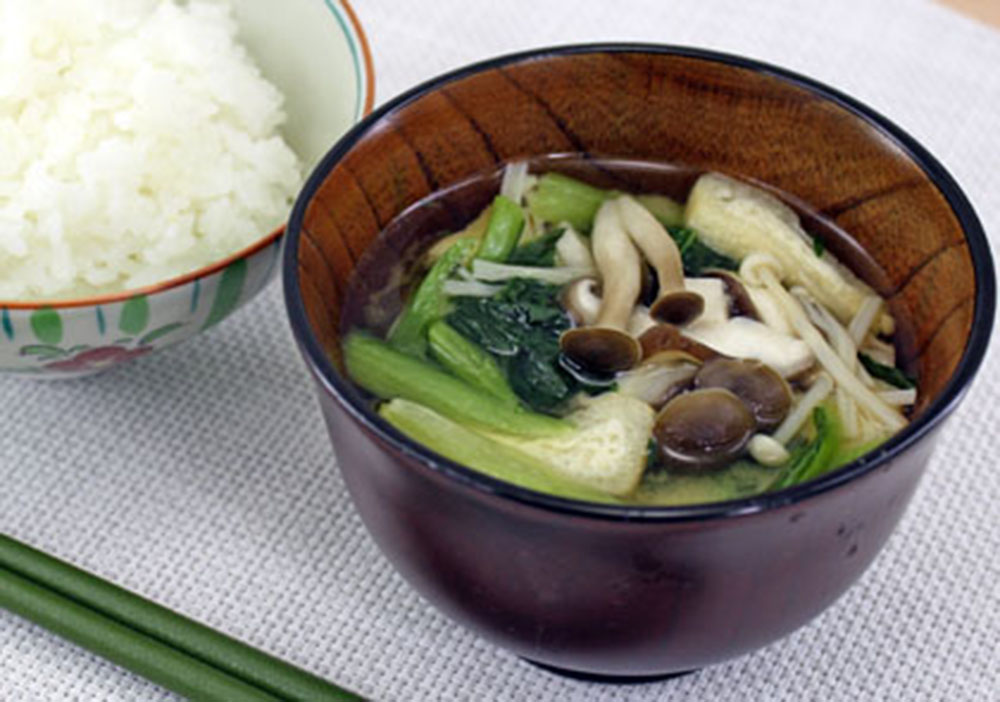 こまつ菜ときのこのみそ汁