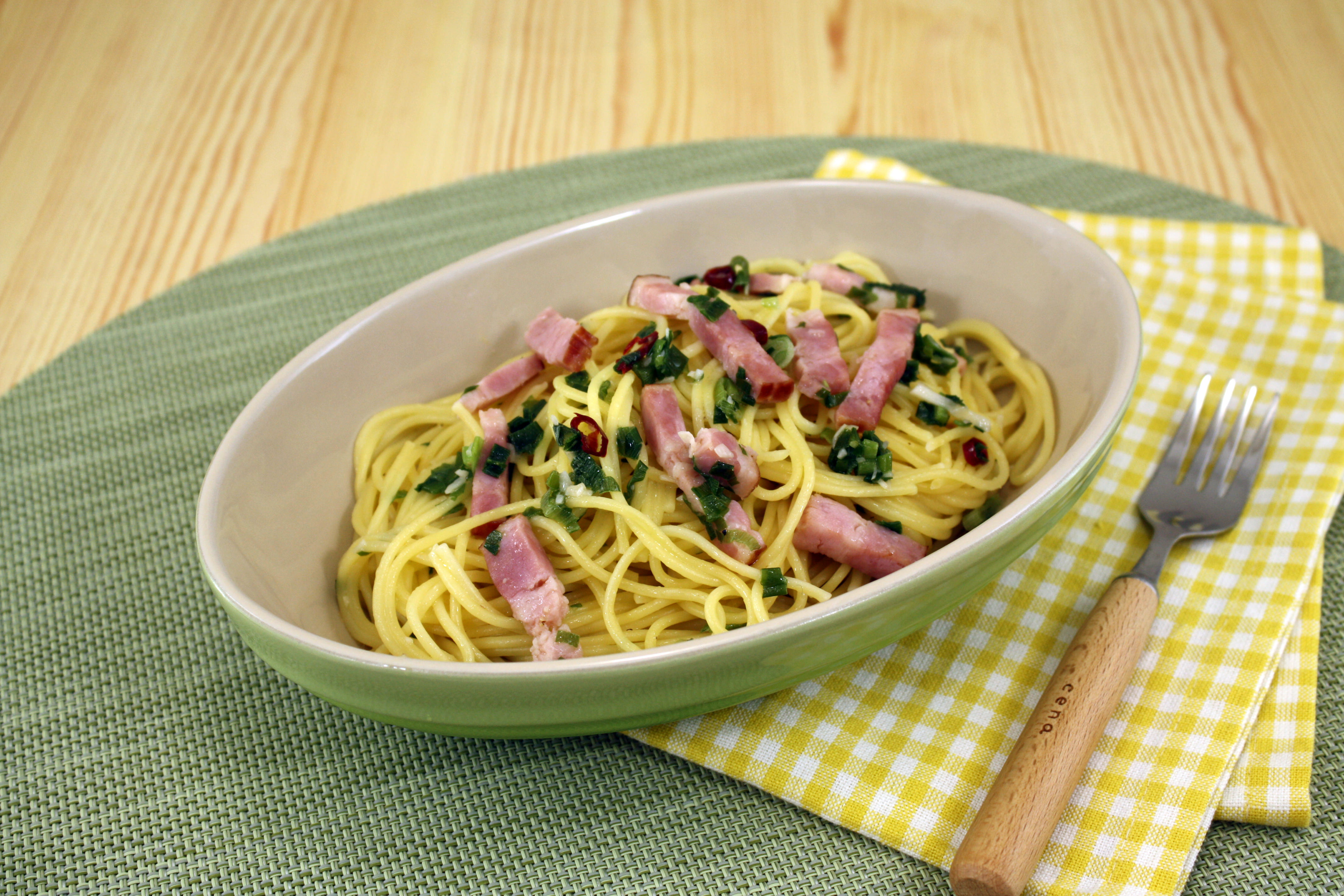 ねぎとベーコンのペペロンチーノ