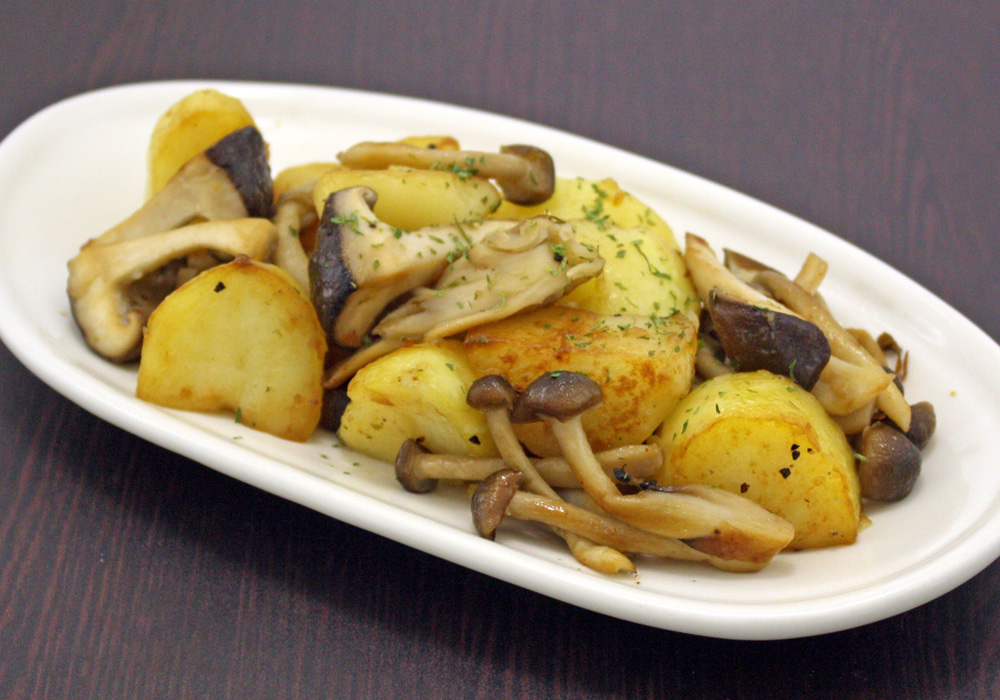 じゃがいもときのこの塩ぽんソテー