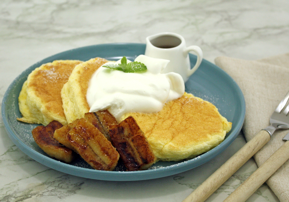ふわふわもち麦スフレパンケーキ